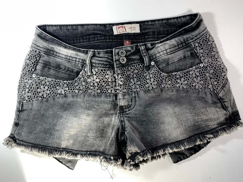 Ashly LEI Low Rise Size 5 Distressed Shorts dark grey